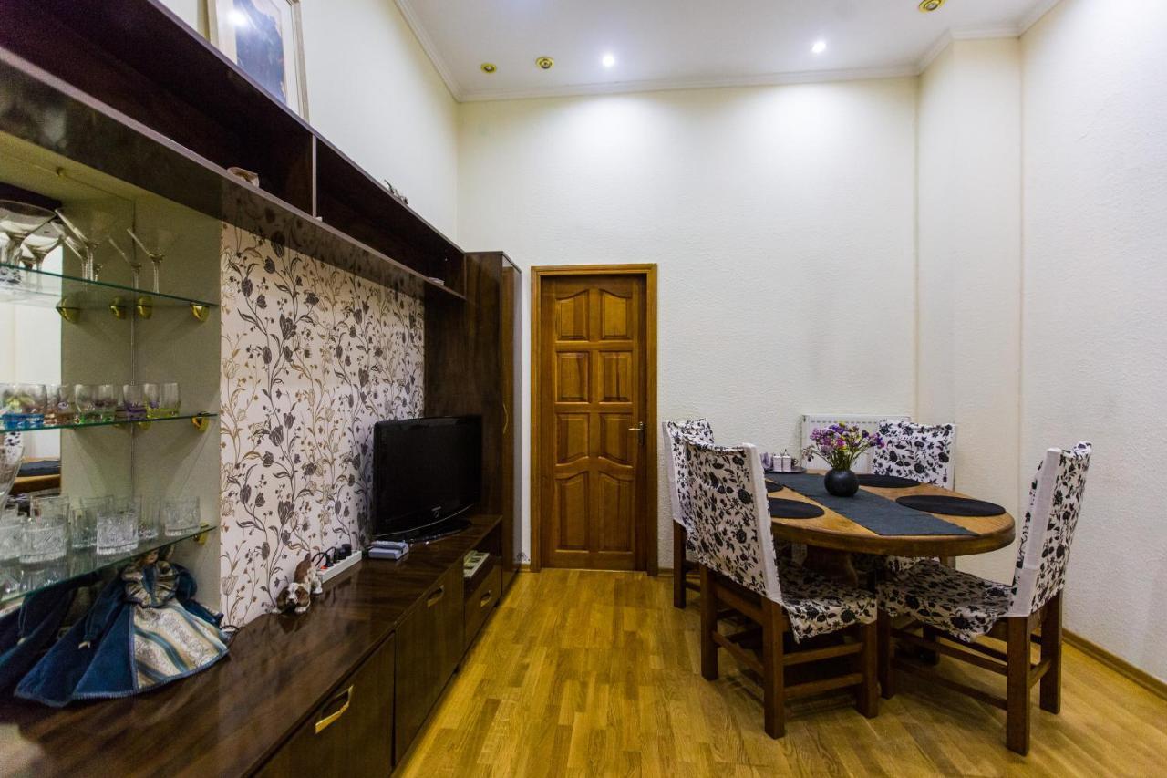 Apartment In The City Centre Lemberg Exterior foto